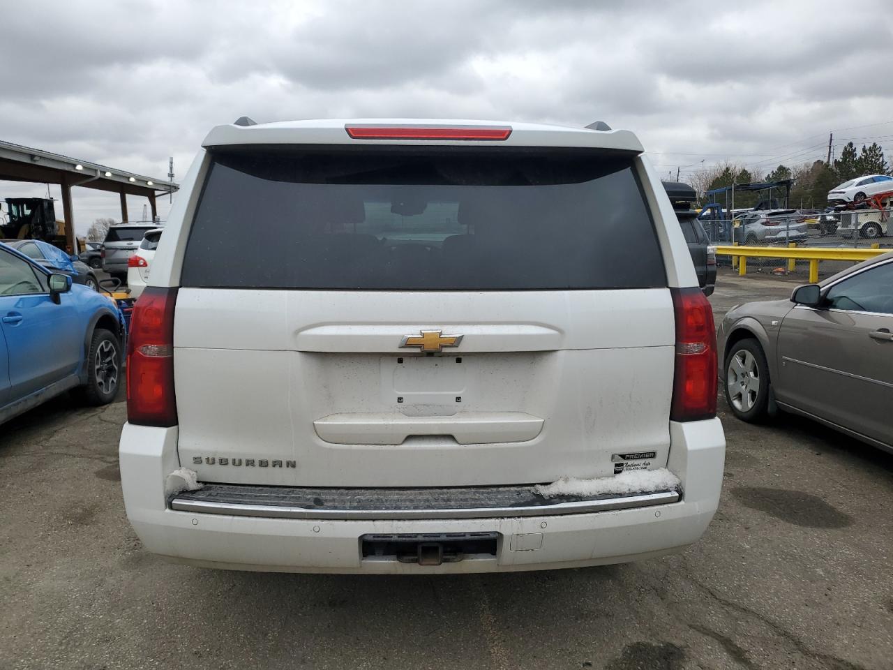 2017 Chevrolet Suburban VIN 1GNSKJKC6HR305372 Copart auction photo, front end damage thumbnail 6