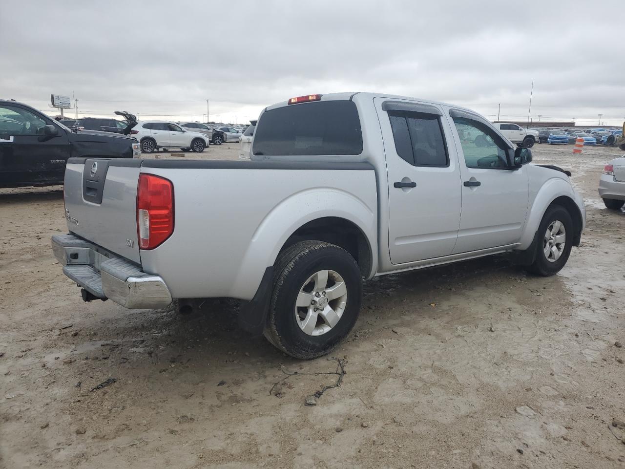2012 Nissan Navara (Frontier) VIN 1N6AD0ER7CC449174 Copart auction photo, side / front end damage thumbnail 3