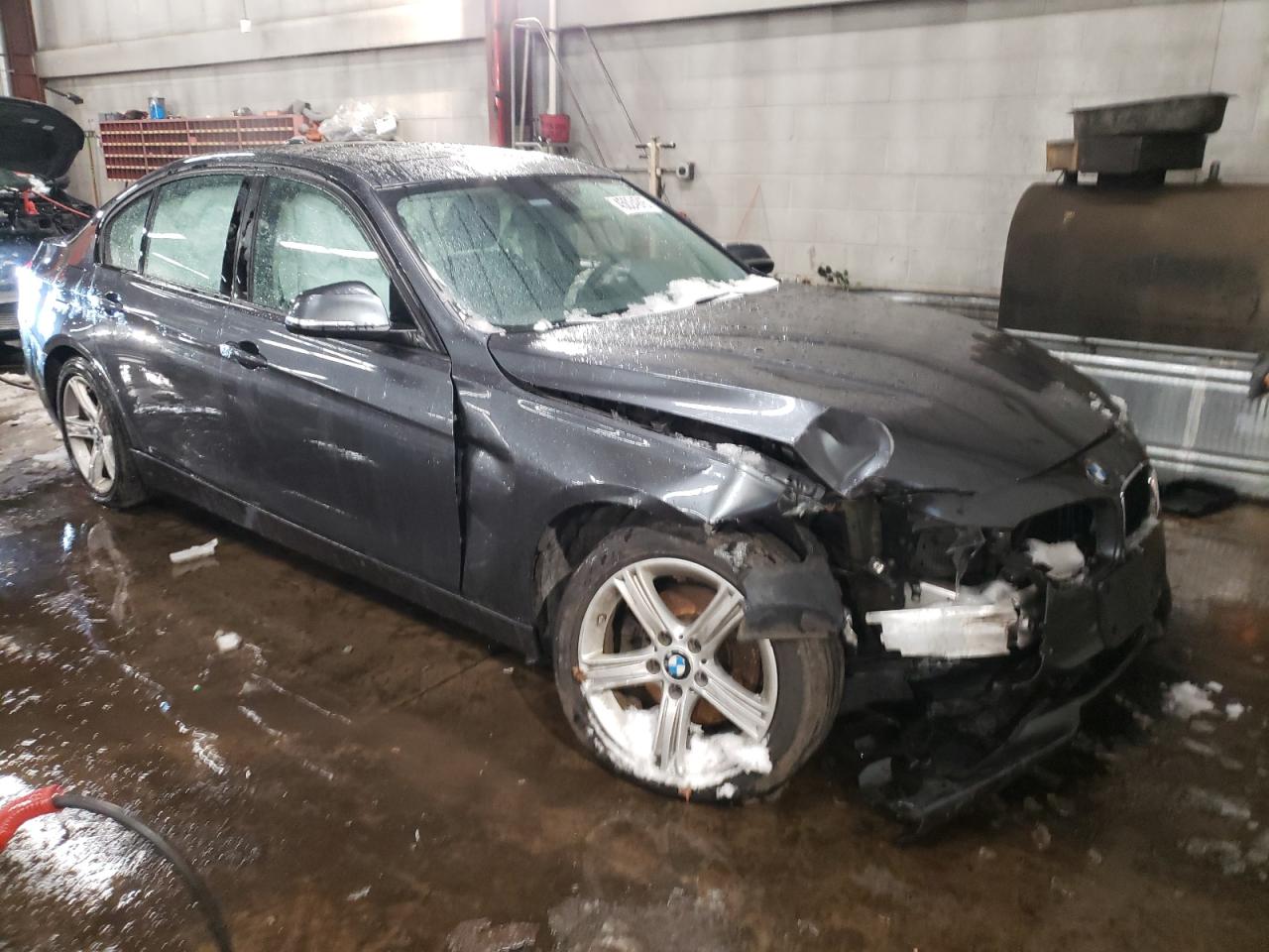 2014 BMW 3er VIN WBA3B5G50ENS10675 Copart auction photo, front end damage thumbnail 4