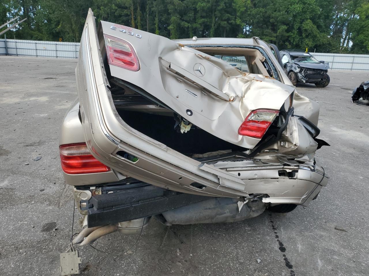 2001 Mercedes-Benz E-klasse VIN WDBJF70JX1B194075 Copart auction photo, rear end damage thumbnail 6
