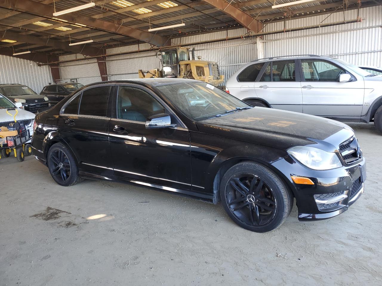 2013 Mercedes-Benz C-klasse VIN WDDGF4HB6DA838632 Copart auction photo, front end / side damage thumbnail 4