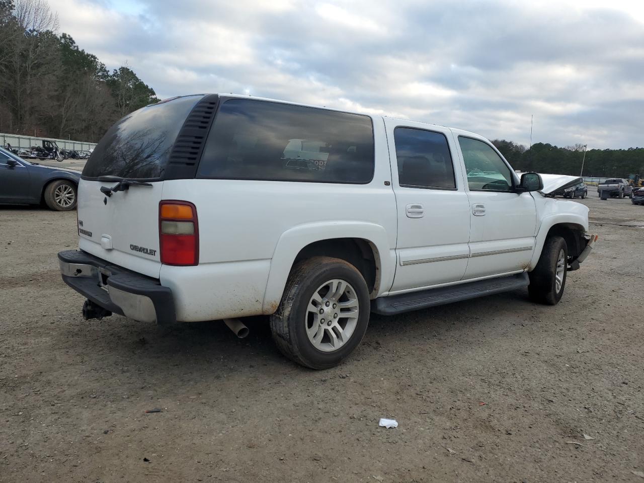 2003 Chevrolet Suburban VIN 1GNEC16Z83J245255 Copart auction photo, all over damage thumbnail 3