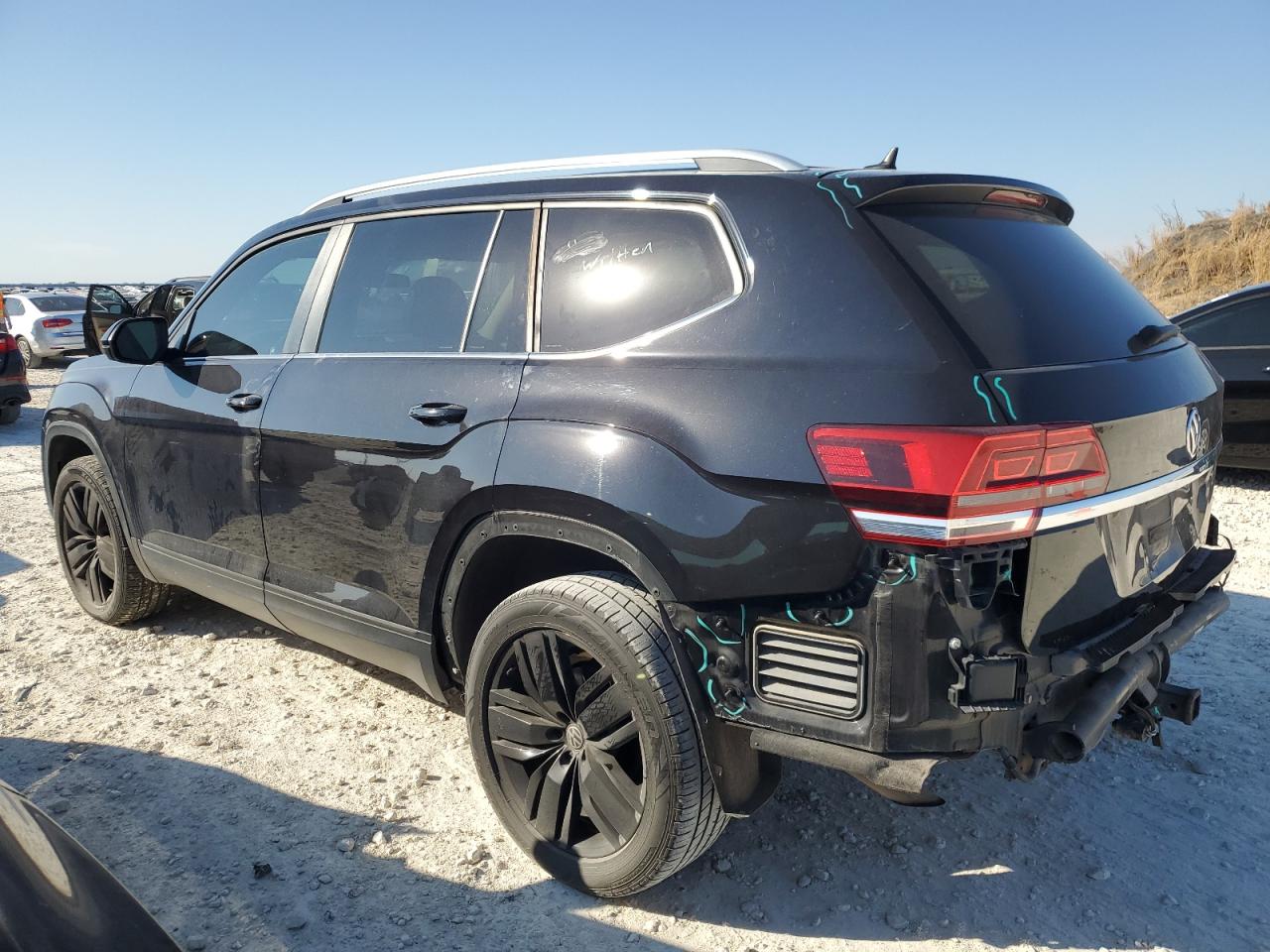 2019 Volkswagen Atlas VIN 1V2WR2CA4KC519519 Copart auction photo, rear end / minor dent/scratches damage thumbnail 2