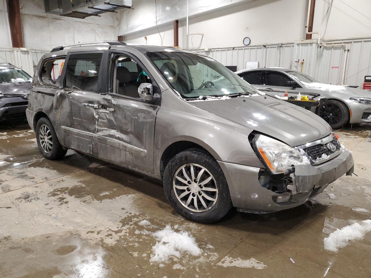 2011 KIA Sedona VIN KNDMH4C74B6396671 Copart auction photo, all over damage thumbnail 4