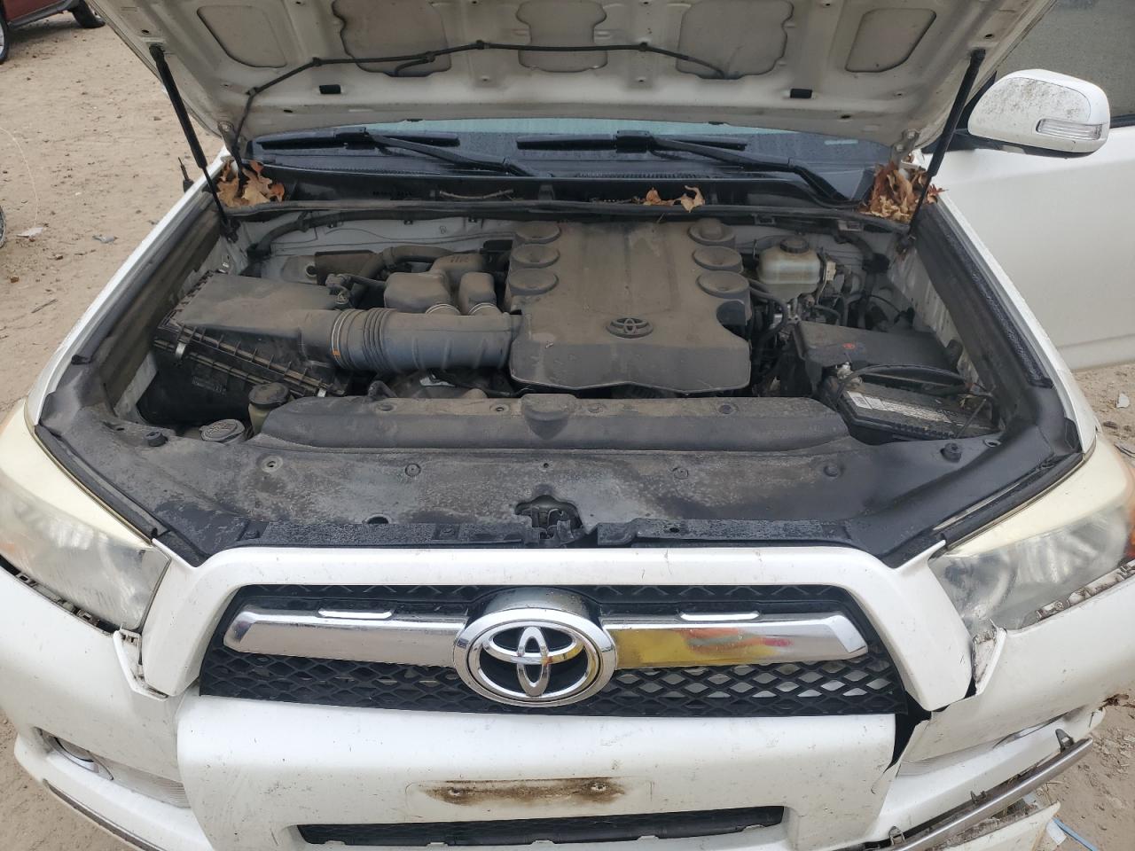 2011 Toyota 4Runner VIN JTEZU5JR5B5031848 Copart auction photo, front end / minor dent/scratches damage thumbnail 14