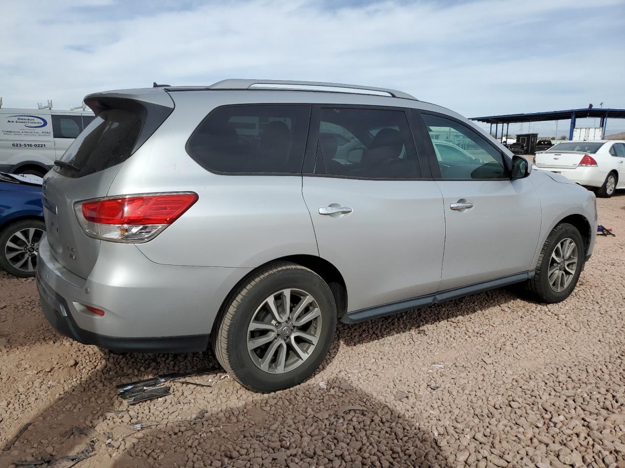 2013 Nissan Pathfinder VIN 5N1AR2MMXDC624827 Copart auction photo, front end / side damage thumbnail 3