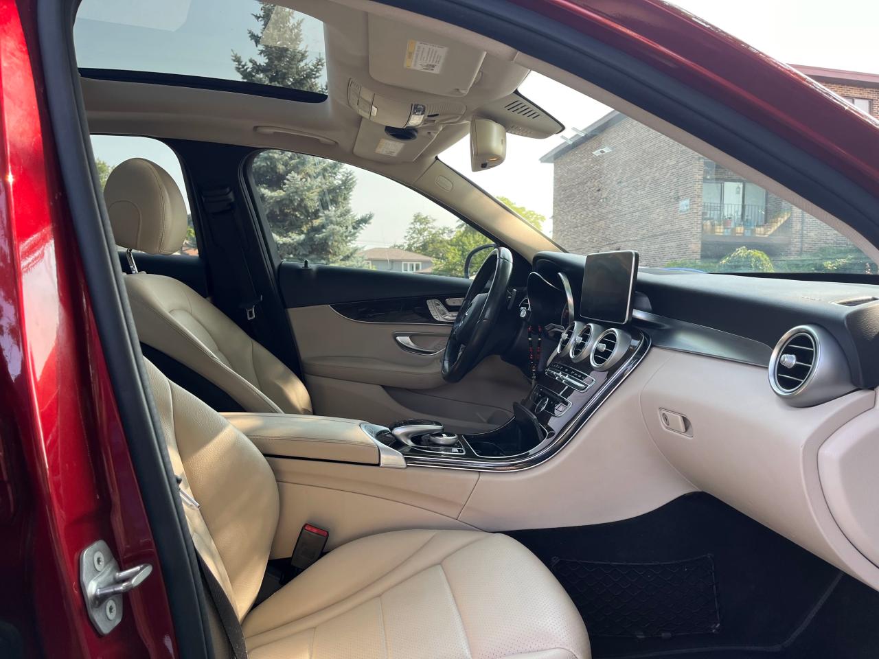 2018 Mercedes-Benz C-klasse VIN 55SWF4KBXJU235666 Copart auction photo, minor dent/scratches / damage history damage thumbnail 5