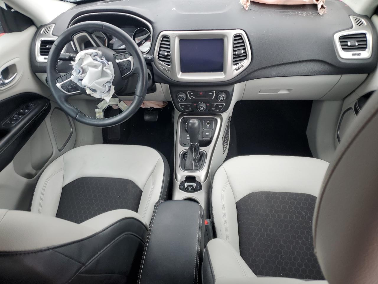 2018 Jeep Compass VIN 3C4NJDBB7JT333020 Copart auction photo, burn damage thumbnail 8