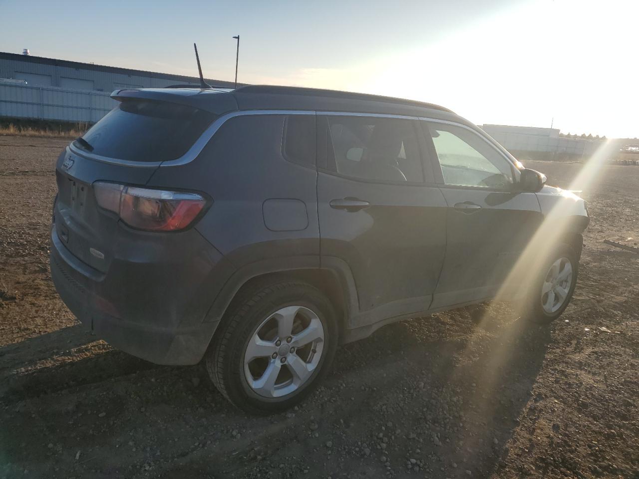 2017 Jeep Compass VIN 3C4NJDBB4HT692688 Copart auction photo, front end / hail damage thumbnail 3