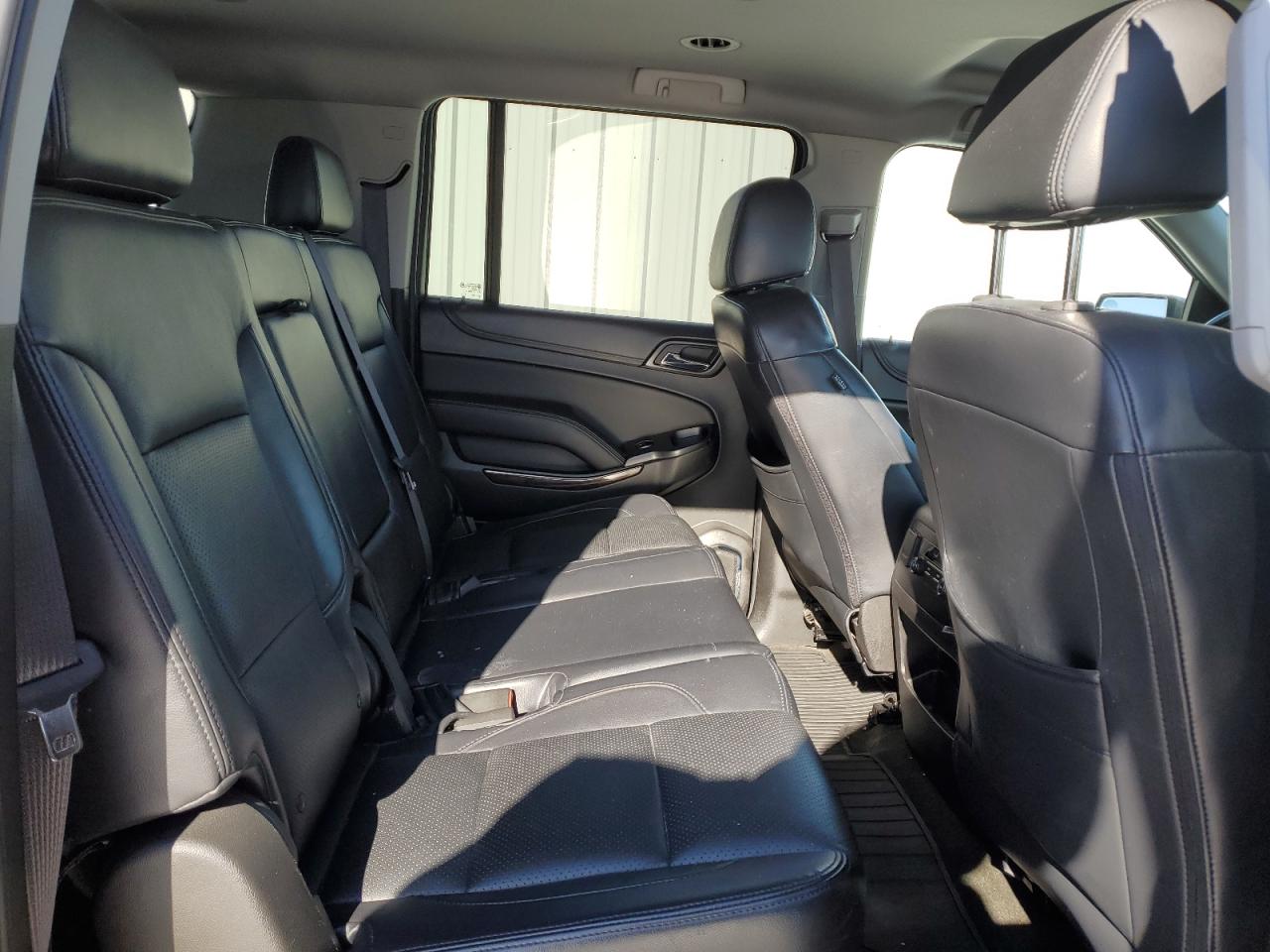 2016 Chevrolet Suburban VIN 1GNSKGKC0GR235983 Copart auction photo, front end damage thumbnail 11