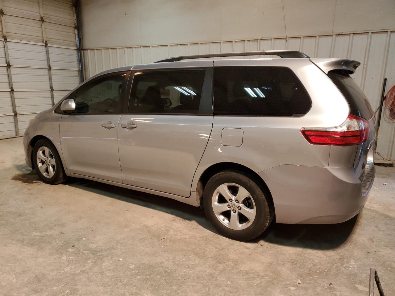 2016 Toyota Sienna VIN 5TDKK3DC4GS745298 Copart auction photo, side / undercarriage damage thumbnail 2