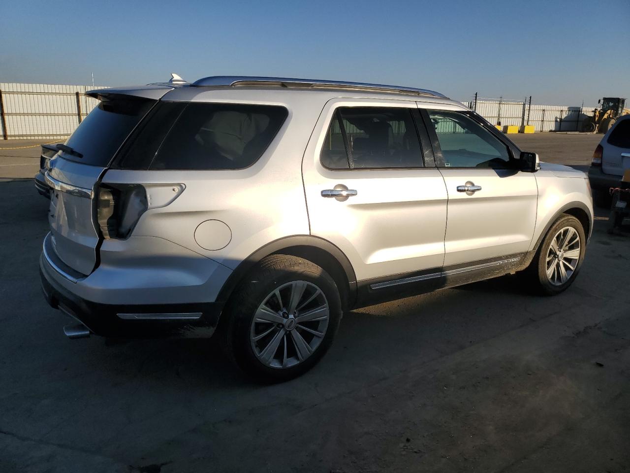 2018 Ford Explorer VIN 1FM5K7F89JGA99136 Copart auction photo, rear end / side damage thumbnail 3