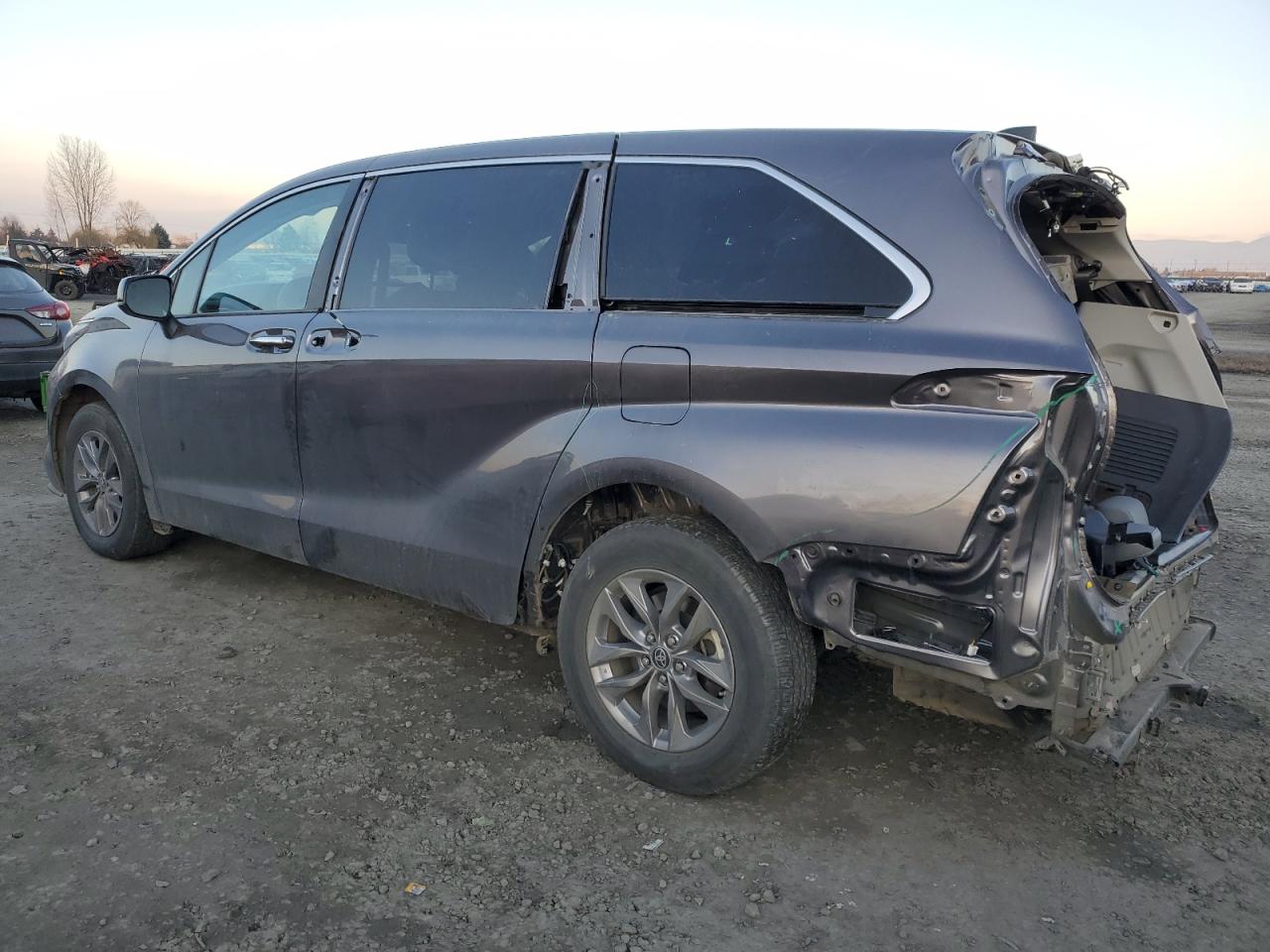2023 Toyota Sienna VIN 5TDYRKEC1PS143649 Copart auction photo, rear end damage thumbnail 2