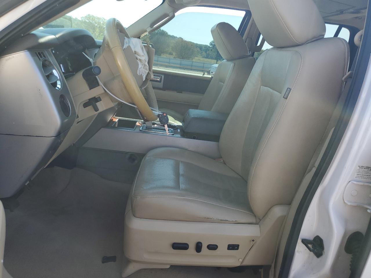 2010 Ford Expedition VIN 1FMJU1H55AEA34529 Copart auction photo, front end / side damage thumbnail 7