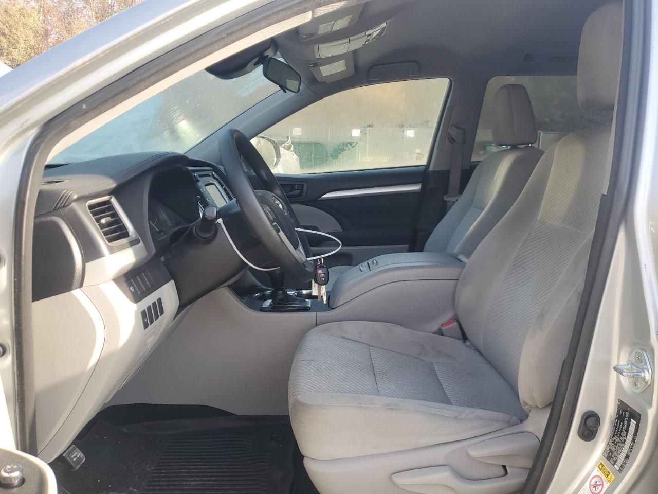 2017 Toyota Highlander VIN 5TDBZRFH9HS405329 Copart auction photo, rear end damage thumbnail 7
