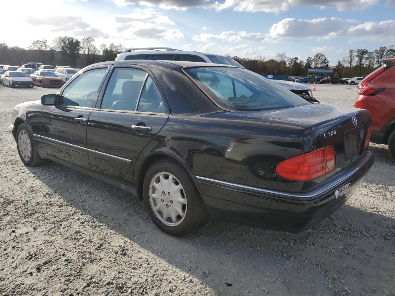 1998 Mercedes-Benz E-klasse VIN WDBJF65F8WA519298 Copart auction photo, water/flood / minor dent/scratches damage thumbnail 2