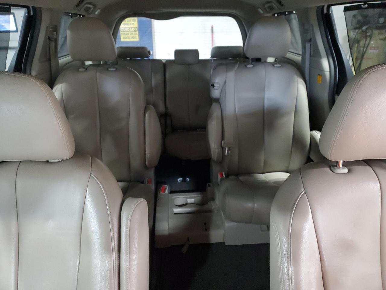 2011 Toyota Sienna VIN 5TDKK3DC6BS039152 Copart auction photo, front end damage thumbnail 10