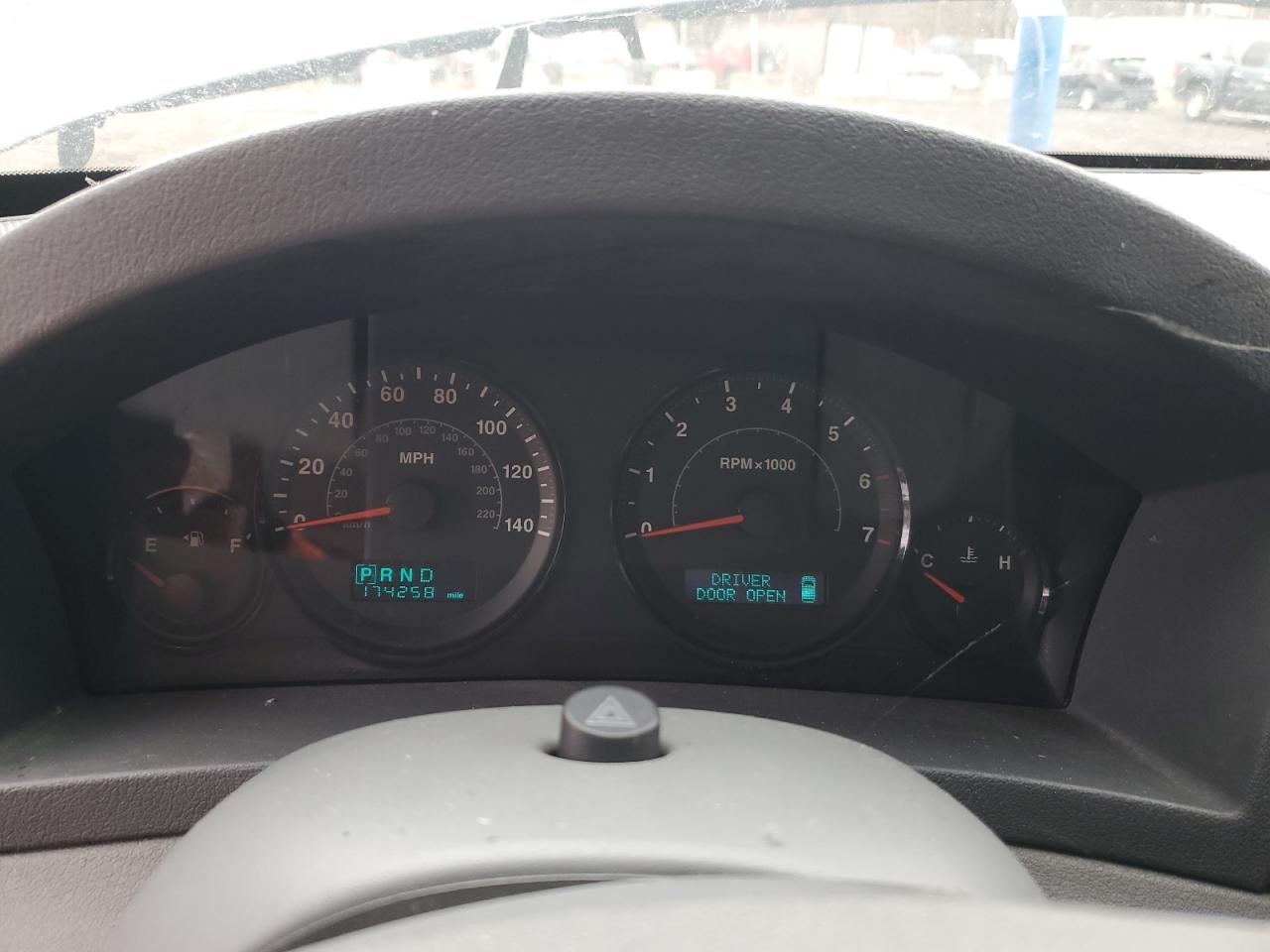 2005 Jeep Grand Cherokee VIN 1J4GR48K45C697271 Copart auction photo, front end damage thumbnail 9