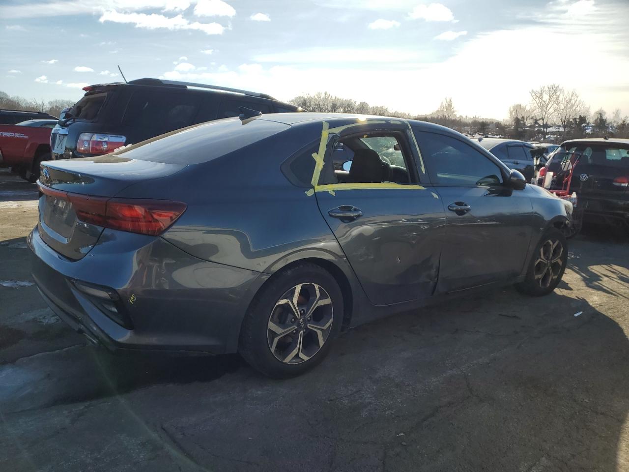 2020 KIA Forte VIN 3KPF24AD4LE230438 Copart auction photo, vandalism / front end damage thumbnail 3