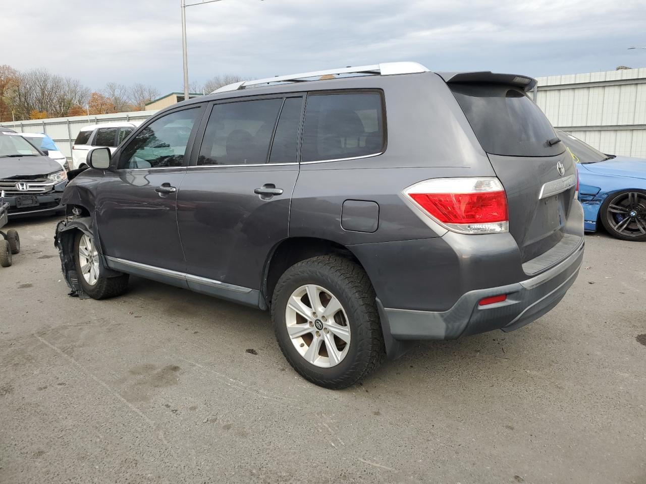 2011 Toyota Highlander VIN 5TDZA3EH4BS017047 Copart auction photo, front end / frame damage damage thumbnail 2