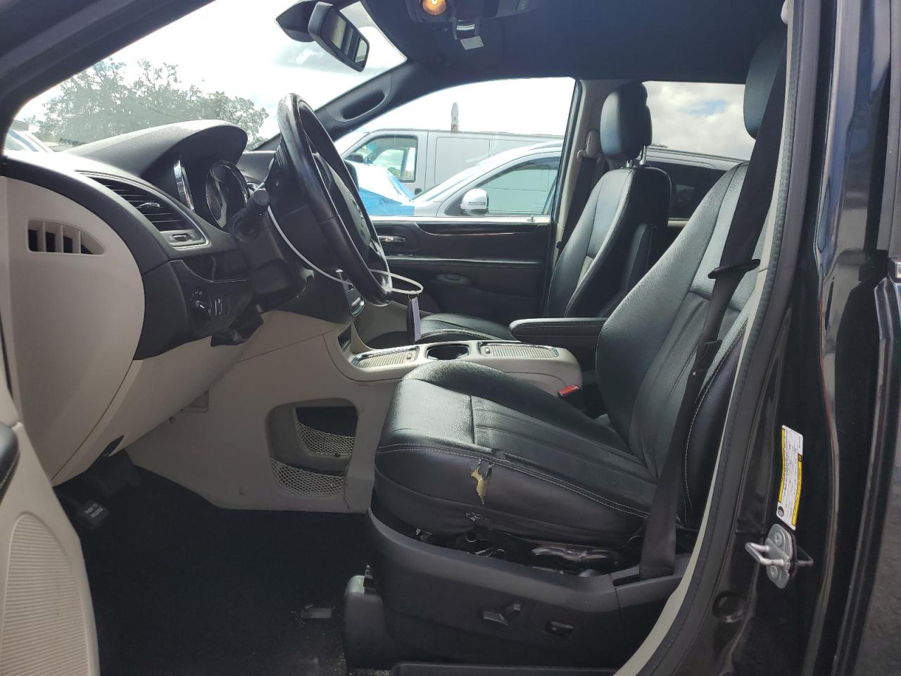 2019 Dodge Caravan VIN 2C4RDGCGXKR725739 Copart auction photo, rear end / side damage thumbnail 7