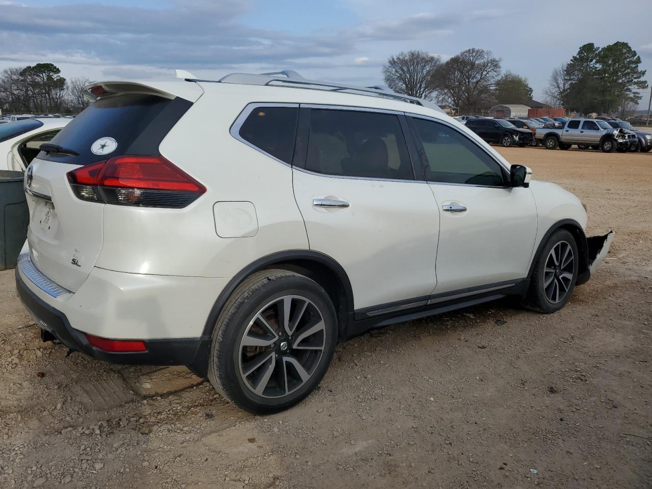 2017 Nissan Rogue VIN 5N1AT2MT5HC756229 Copart auction photo, front end / side damage thumbnail 3