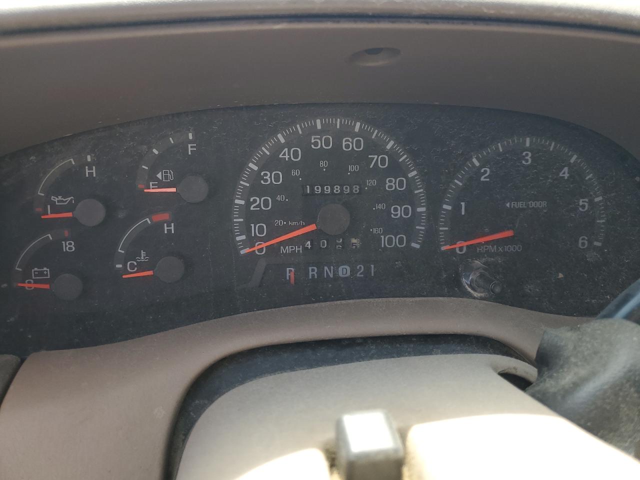 1998 Ford Expedition VIN 1FMRU17L2WLB50938 Copart auction photo, front end damage thumbnail 9