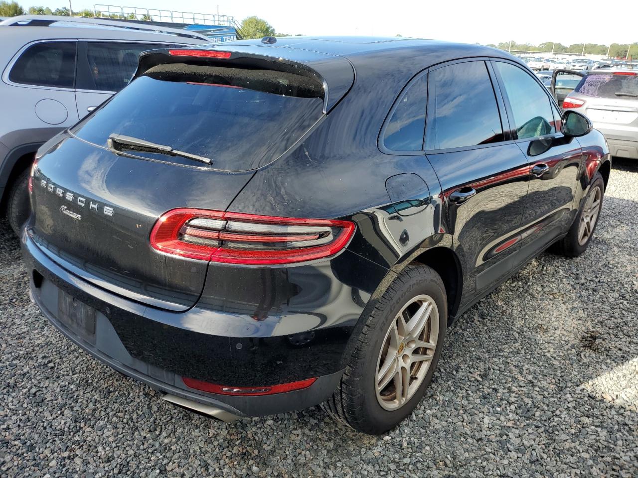 2018 Porsche Macan VIN WP1AA2A57JLB09075 Copart auction photo, water/flood damage thumbnail 3