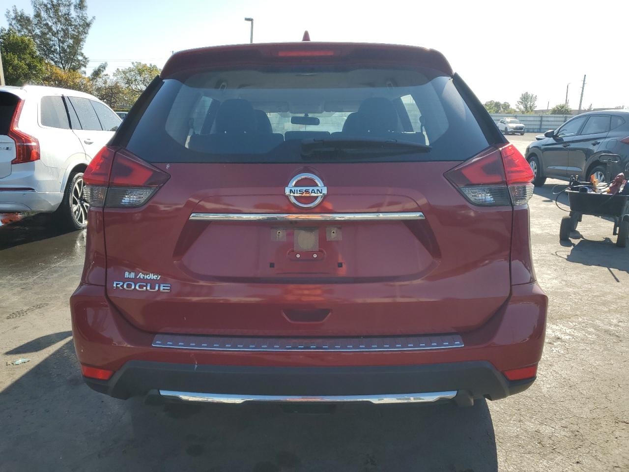 2017 Nissan Rogue VIN JN8AT2MT8HW136238 Copart auction photo, front end damage thumbnail 6