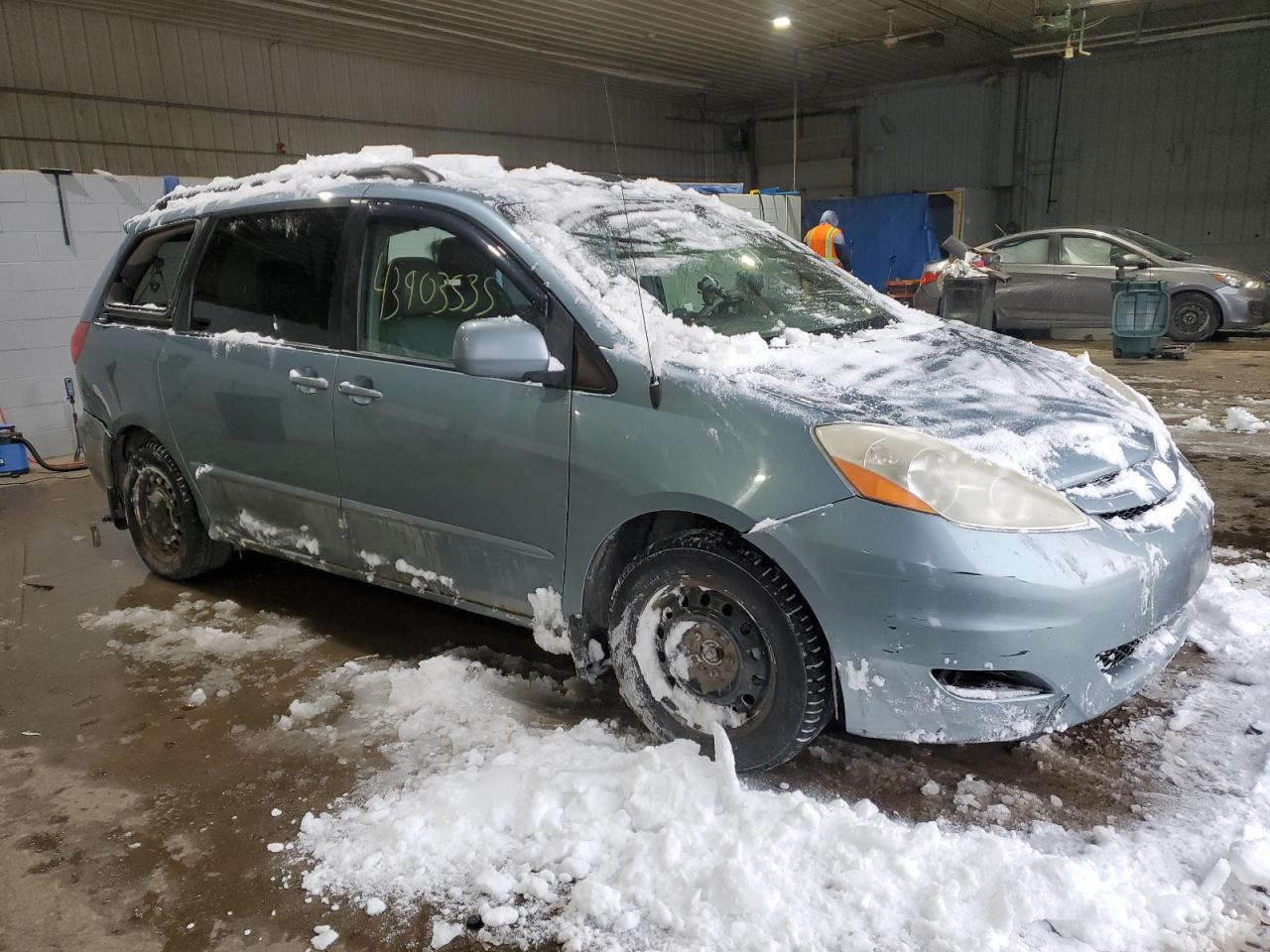 2009 Toyota Sienna VIN 5TDZK22C39S238987 Copart auction photo, side damage thumbnail 4