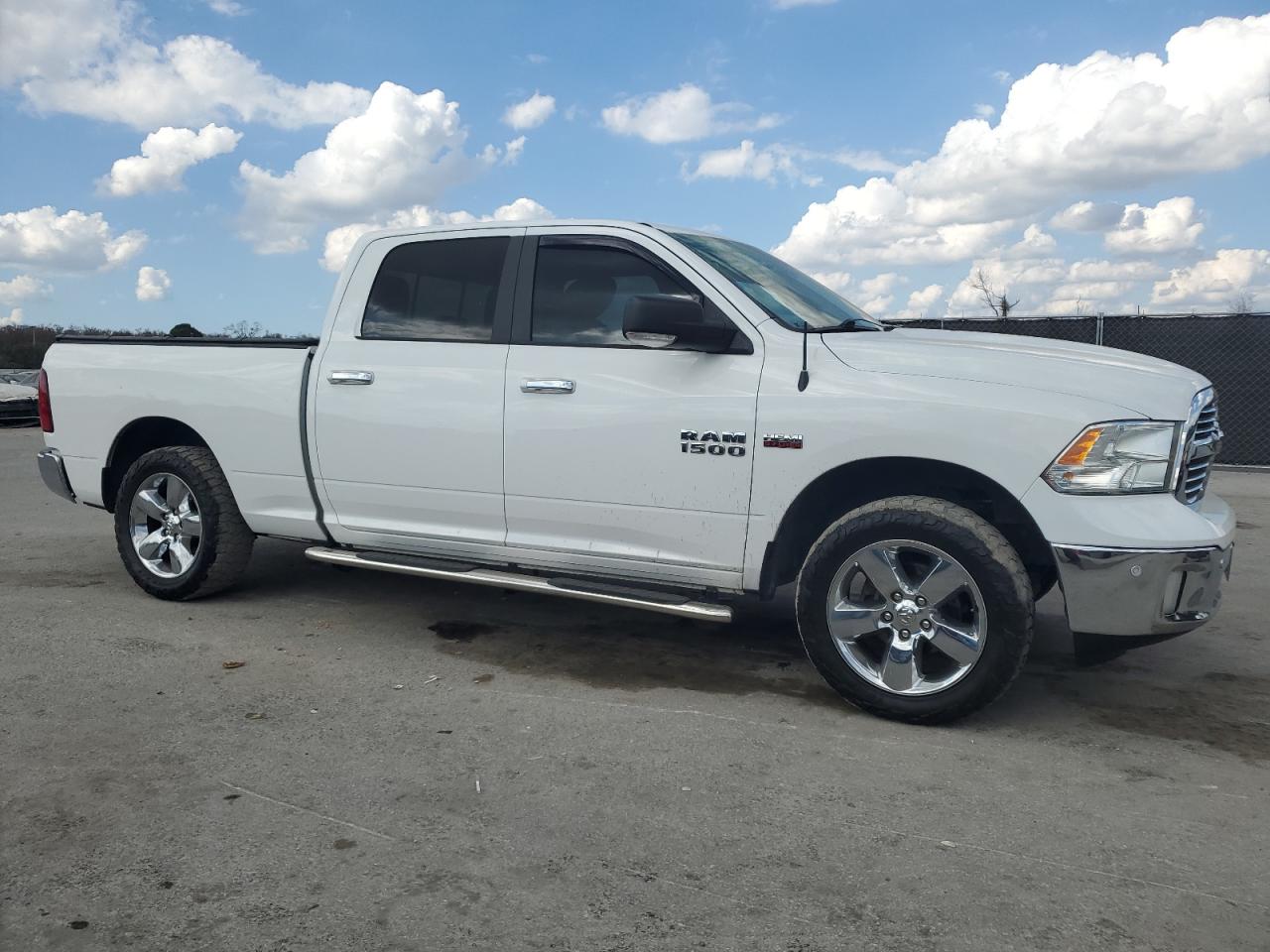 2017 RAM 1500 VIN 1C6RR7TT9HS691015 Copart auction photo, front end / side damage thumbnail 4