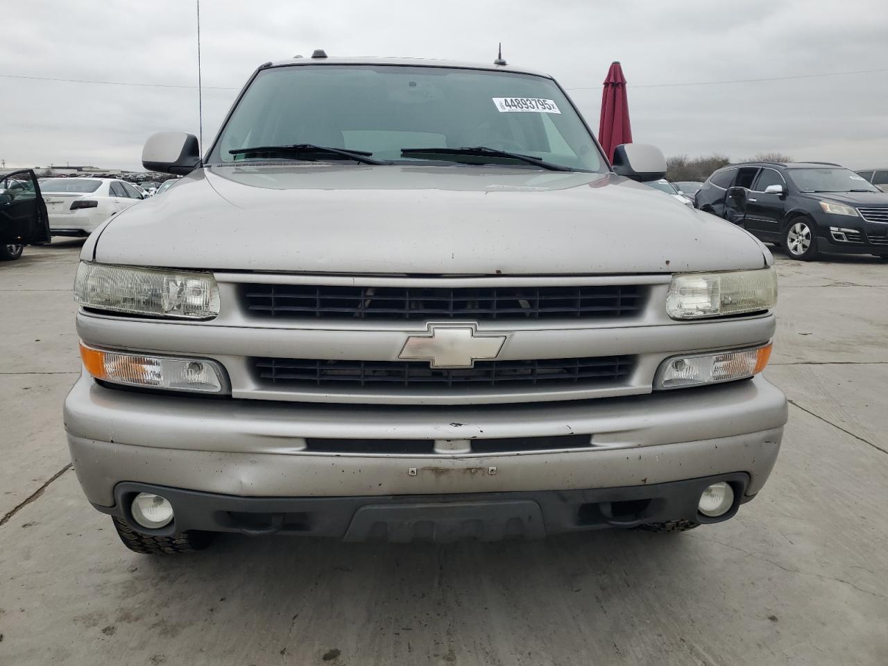 2004 Chevrolet Suburban VIN 3GNFK16Z04G153177 Copart auction photo, side / front end damage thumbnail 5