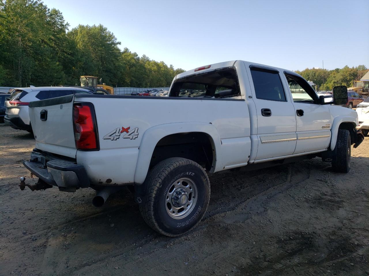 2006 Chevrolet Silverado VIN 1GCHK23296F109813 Copart auction photo, all over damage thumbnail 3
