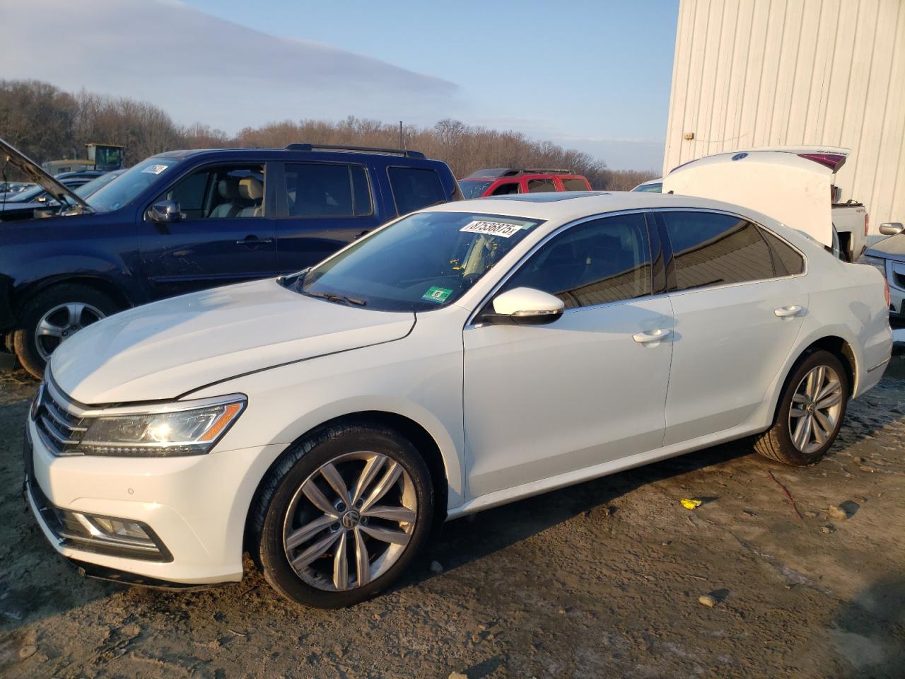 2018 Volkswagen Passat VIN 1VWBA7A37JC011534