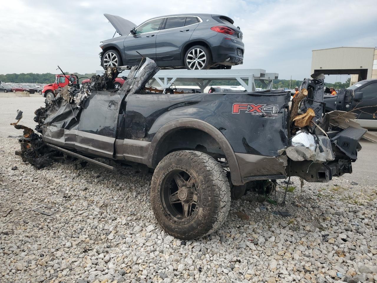 2017 Ford F250 VIN 1FT7W2BT8HEB38965 Copart auction photo, burn damage thumbnail 2
