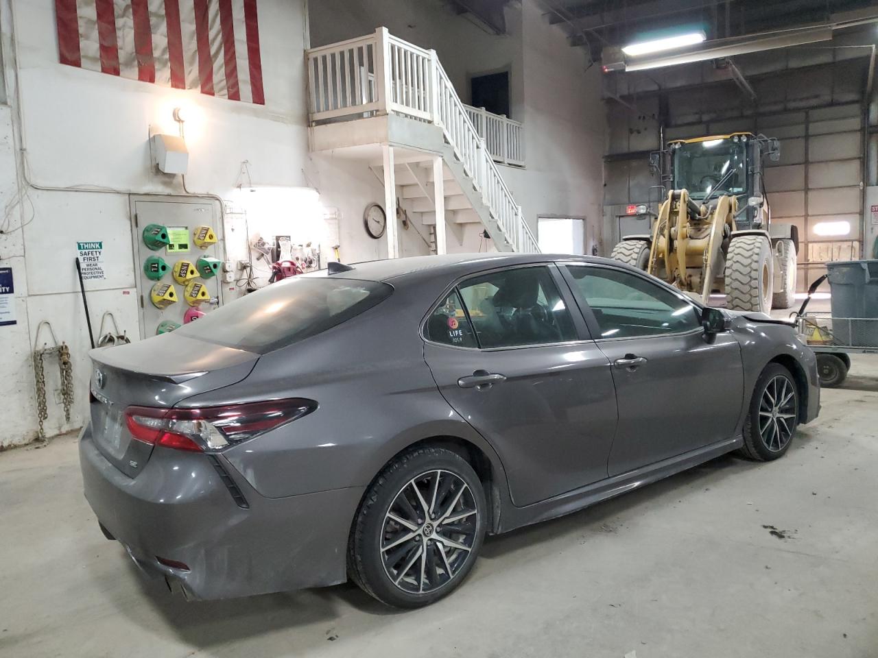 2021 Toyota Camry VIN 4T1G11AKXMU589800 Copart auction photo, front end damage thumbnail 3