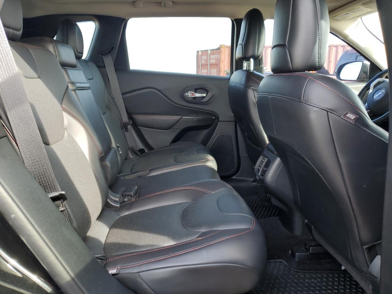 2016 Jeep Cherokee VIN 1C4PJMBS0GW271049 Copart auction photo, side / rear end damage thumbnail 10