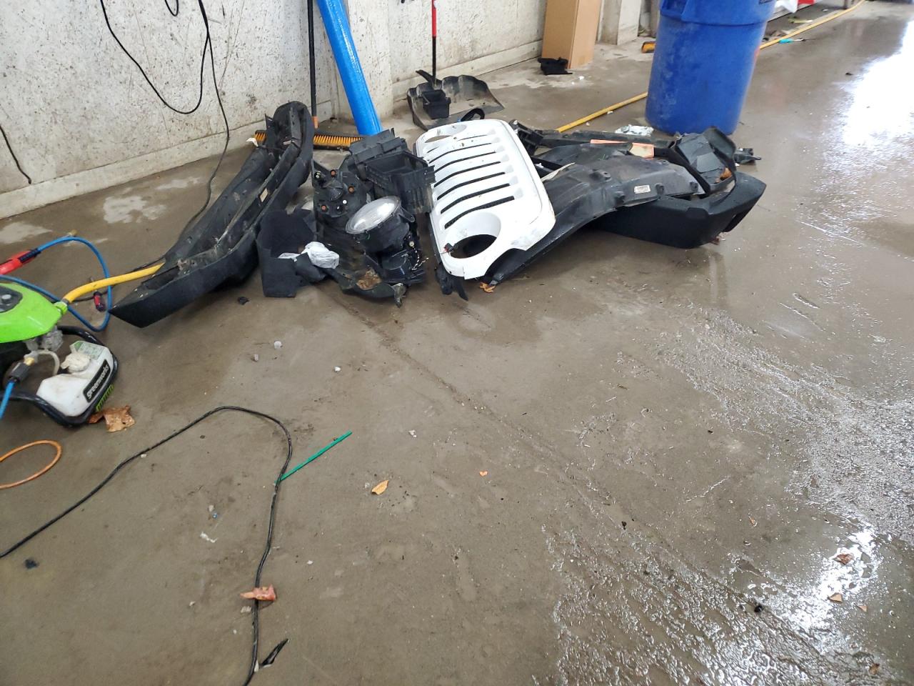 2018 Jeep Wrangler VIN 1C4GJXAN3JW220732 Copart auction photo, front end / minor dent/scratches damage thumbnail 13