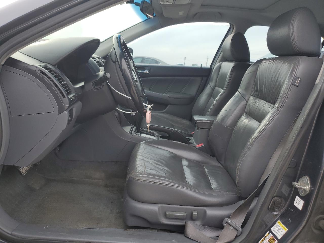 2004 Honda Accord VIN 1HGCM56814A162054 Copart auction photo, side / minor dent/scratches damage thumbnail 7