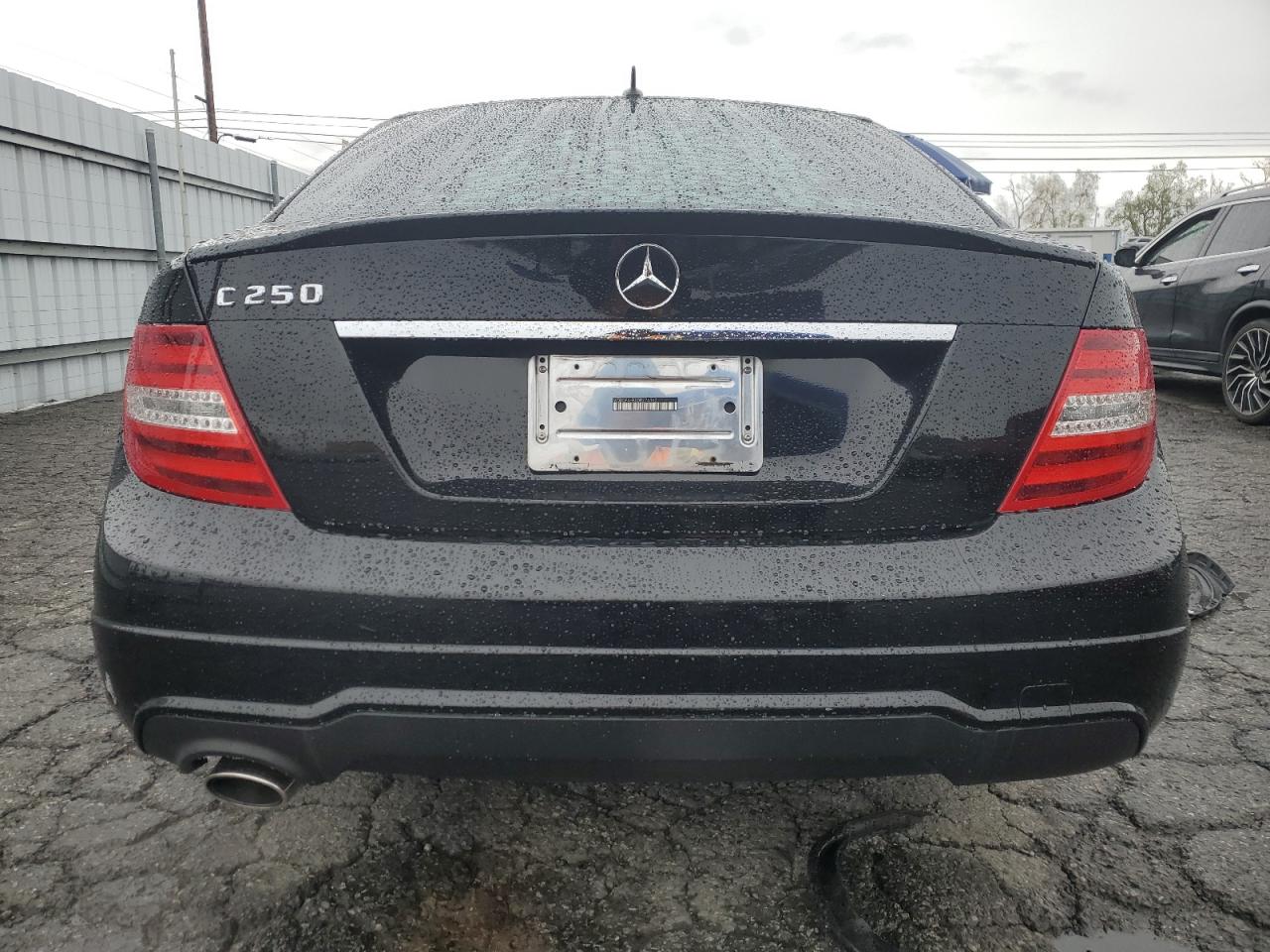 2013 Mercedes-Benz C-klasse VIN WDDGF4HBXDR274162 Copart auction photo, front end damage thumbnail 6