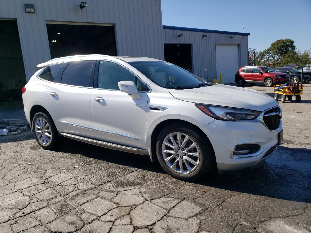 2020 Buick Enclave VIN 5GAEVBKW9LJ307199 Copart auction photo, front end / side damage thumbnail 4