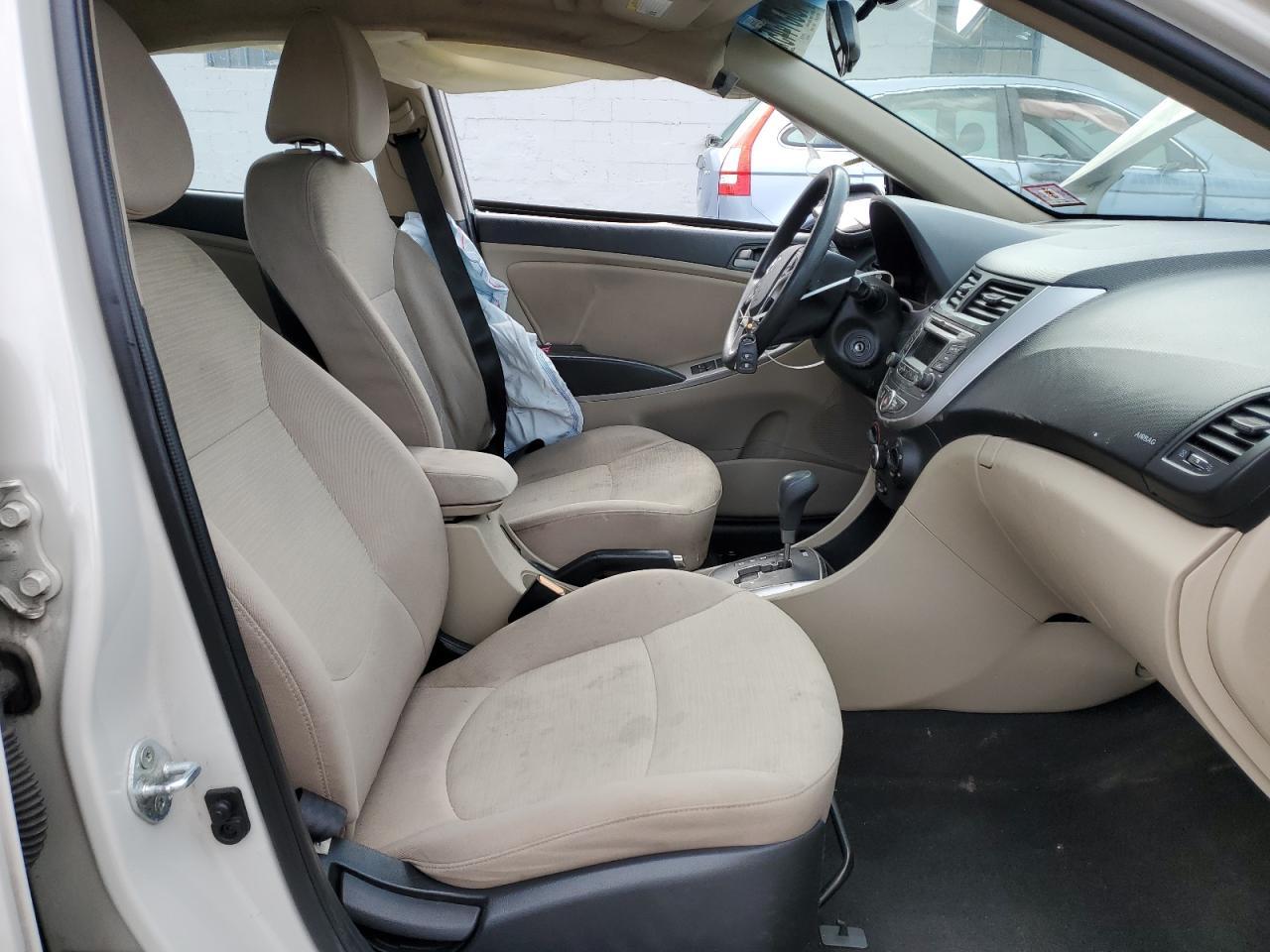2015 Hyundai Accent VIN KMHCT4AE6FU929581 Copart auction photo, side / front end damage thumbnail 7