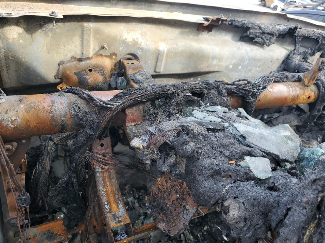 2022 Chevrolet Silverado VIN 1GC4YNEY3NF138125 Copart auction photo, burn damage thumbnail 9