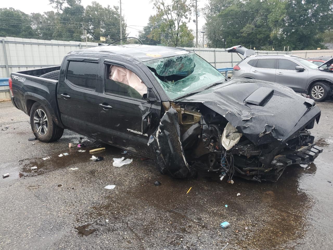 2016 Toyota Tacoma VIN 3TMCZ5AN1GM015236 Copart auction photo, front end / rollover damage thumbnail 4