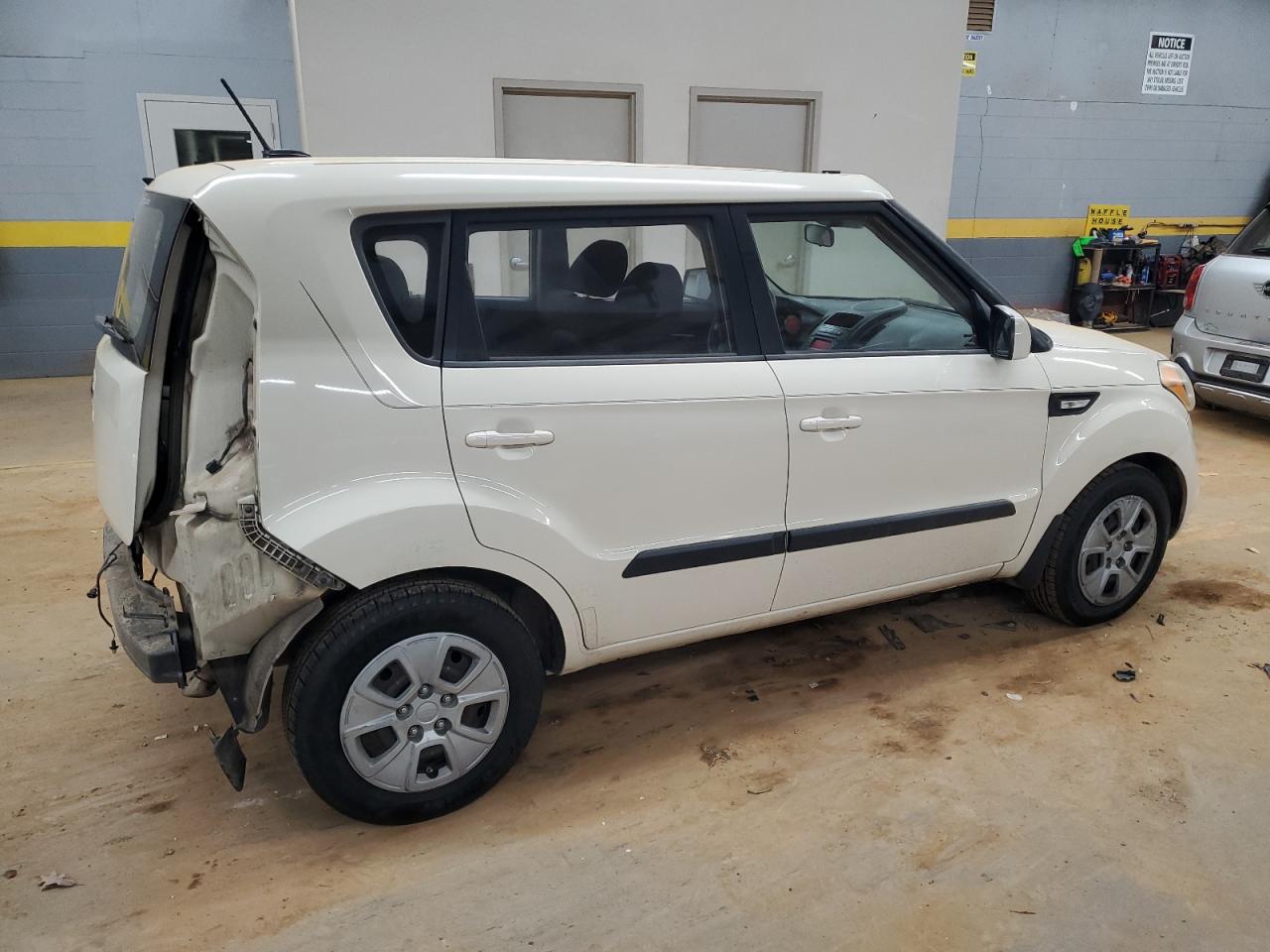 2013 KIA Soul VIN KNDJT2A54D7518059 Copart auction photo, rear end damage thumbnail 3