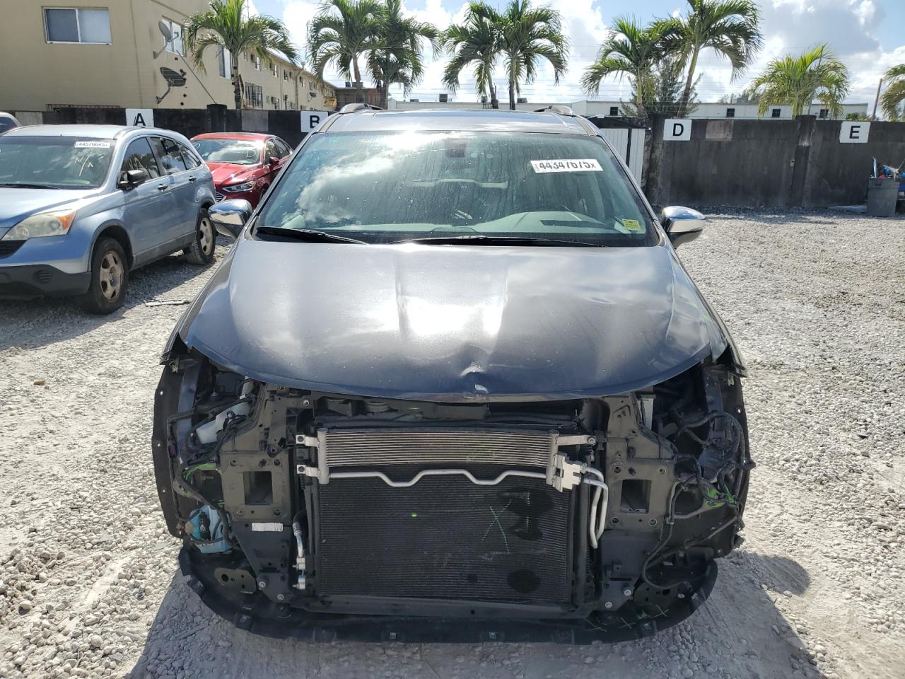 2020 Chrysler Pacifica VIN 2C4RC1GG6LR171658 Copart auction photo, front end damage thumbnail 5