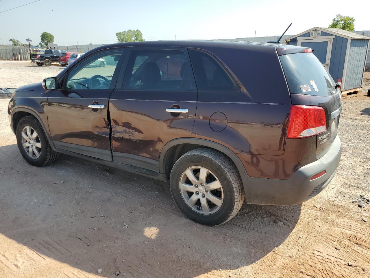 2011 KIA Sorento VIN 5XYKT3A10BG083869 Copart auction photo, side / minor dent/scratches damage thumbnail 2