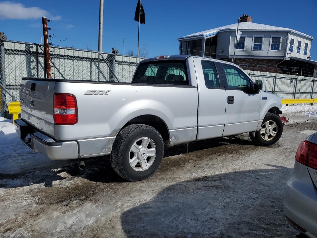 2005 Ford F-150 VIN 1FTRX12W35NB68400 Copart auction photo, front end damage thumbnail 3