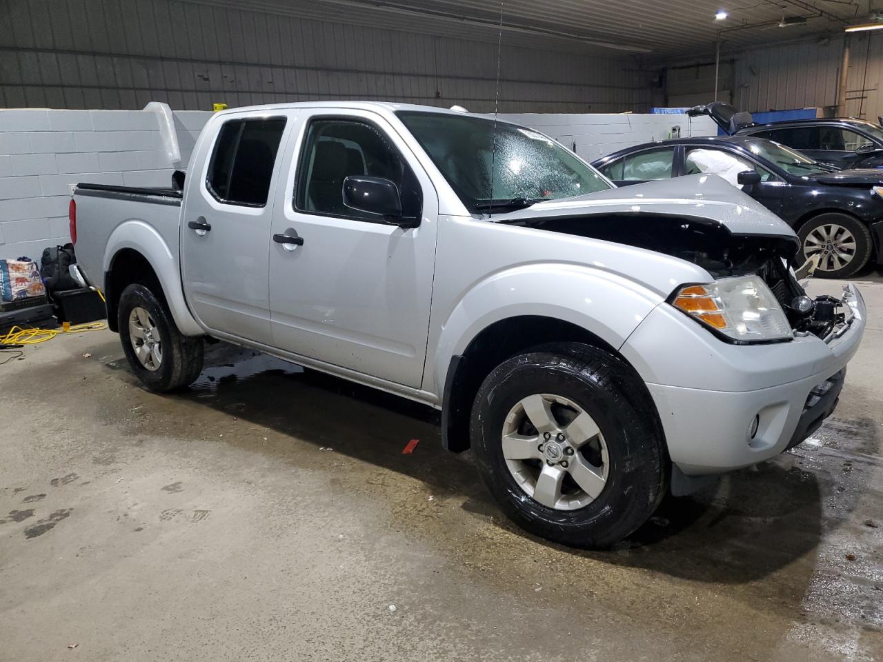 2013 Nissan Navara (Frontier) VIN 1N6AD0EV2DN734660 Copart auction photo, front end / side damage thumbnail 4
