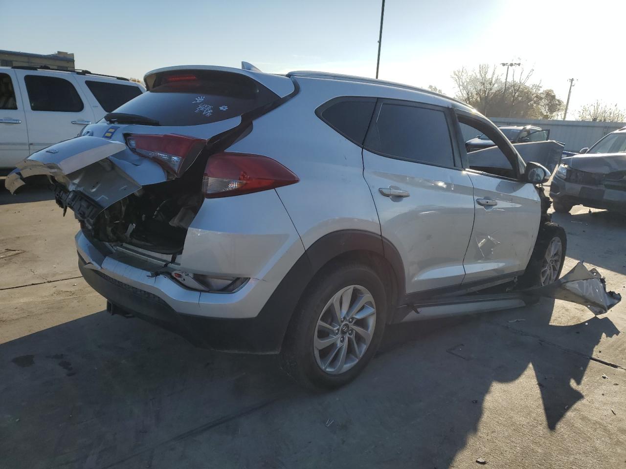 2018 Hyundai Tucson VIN KM8J3CA48JU622978 Copart auction photo, burn - engine damage thumbnail 3